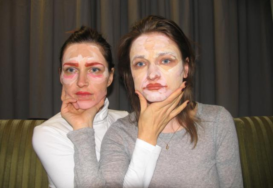 Aneta Mona Chisa & Lucia Tkáčová